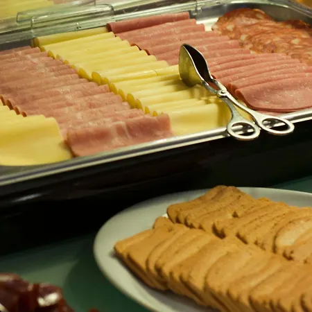 波尔图特林达德酒店 4*